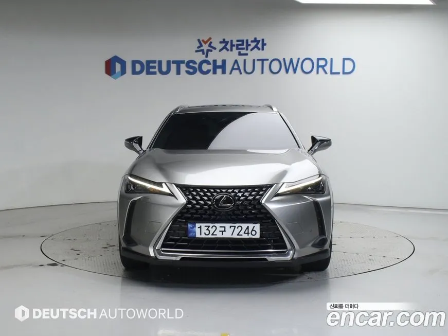 Lexus UX — фото 3