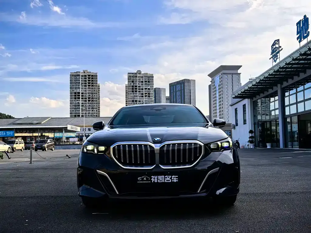 BMW 5 Series — фото 2