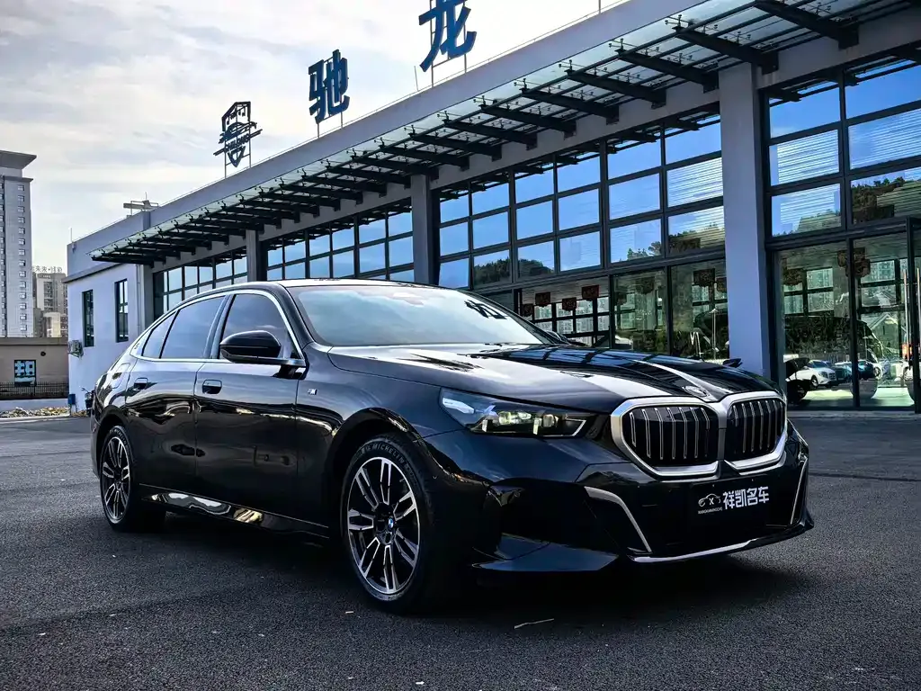 BMW 5 Series — фото 3