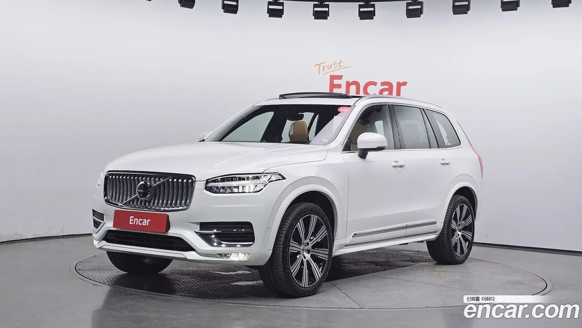 Volvo XC90 — фото 1