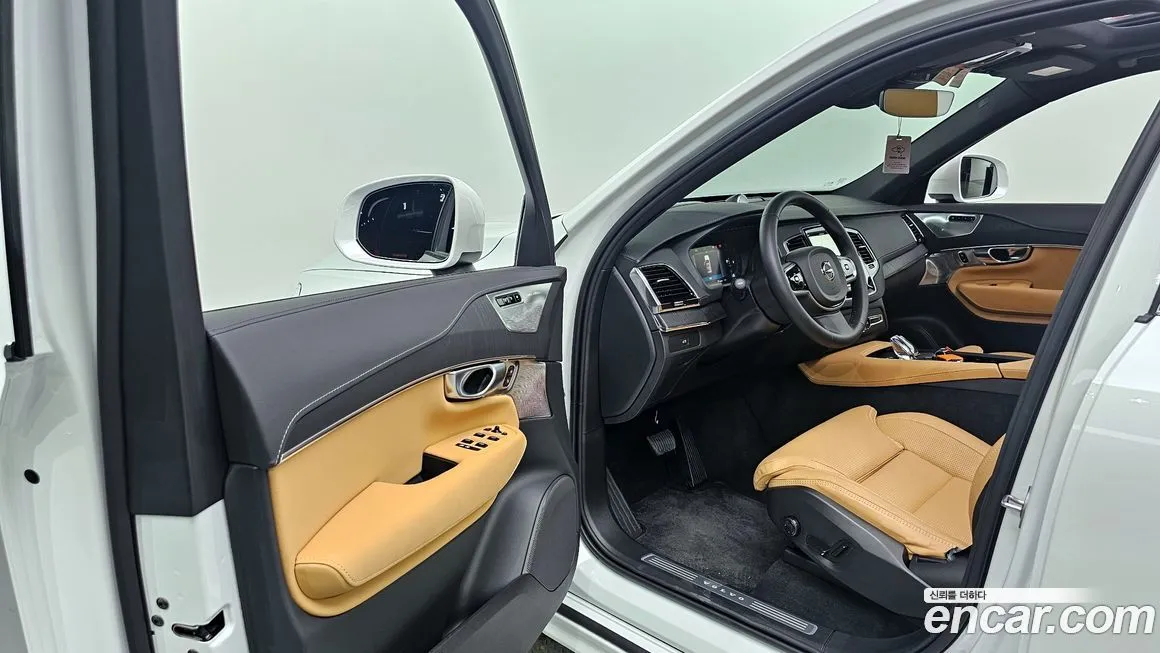 Volvo XC90 — фото 10
