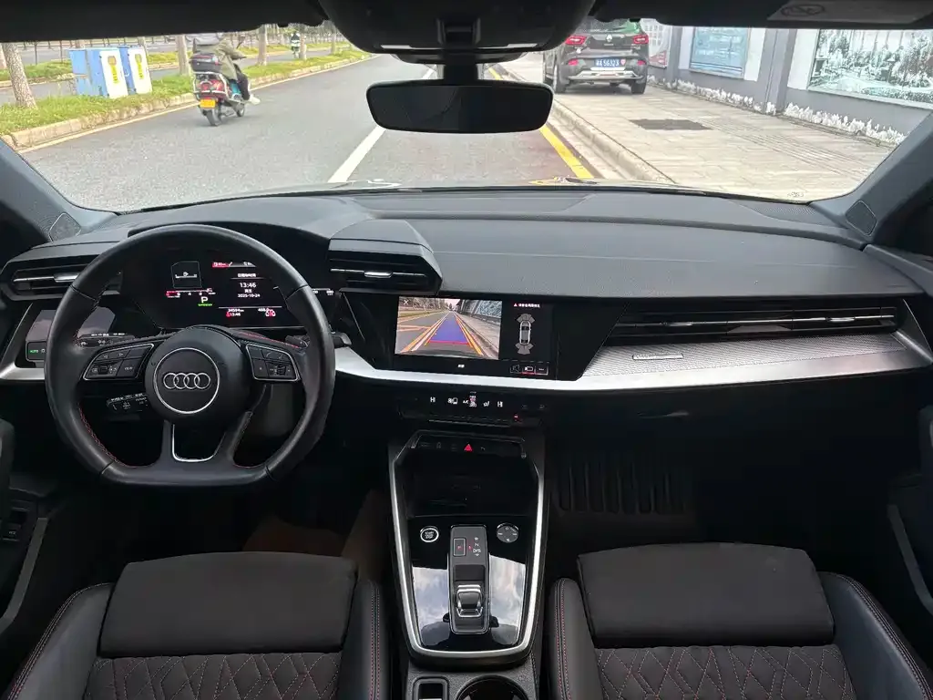 Audi A3 2023 из CN, фото 5
