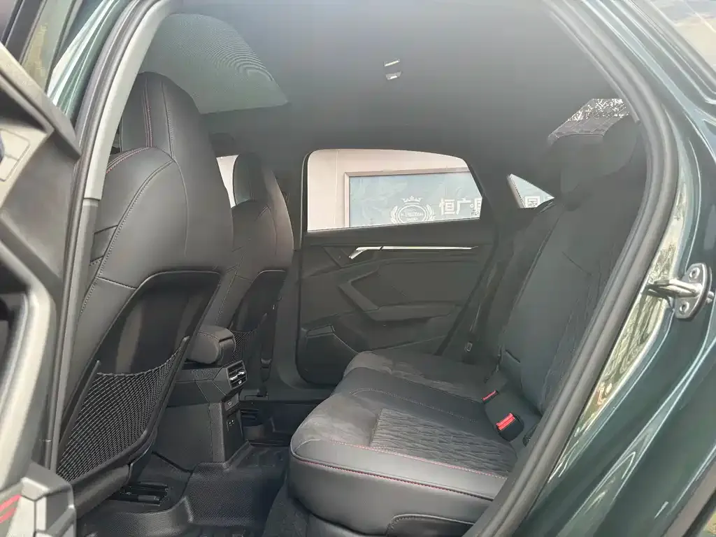Audi A3 2023 из CN, фото 6