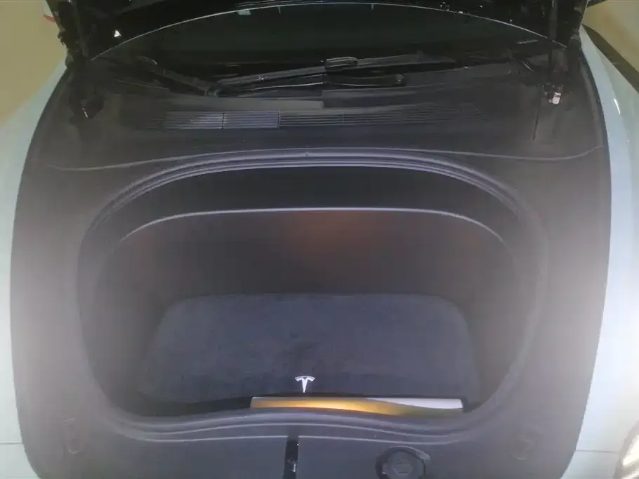 Tesla Model 3 — фото 10
