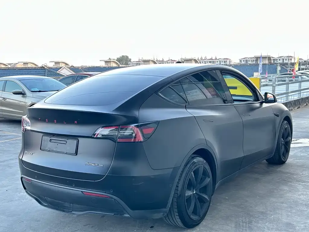 Tesla Model Y — фото 4
