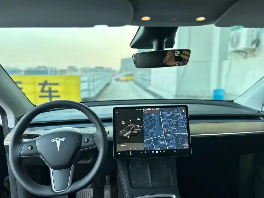 Tesla Model Y — фото 7