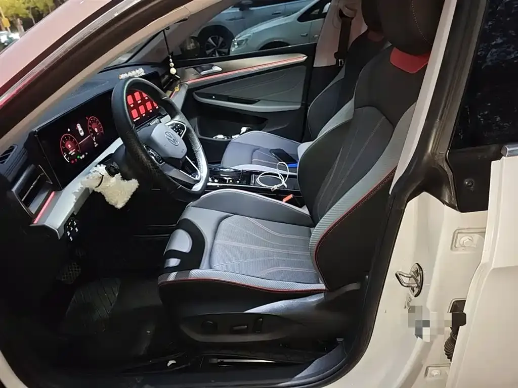 Volkswagen Lamando 2024 из CN, фото 8