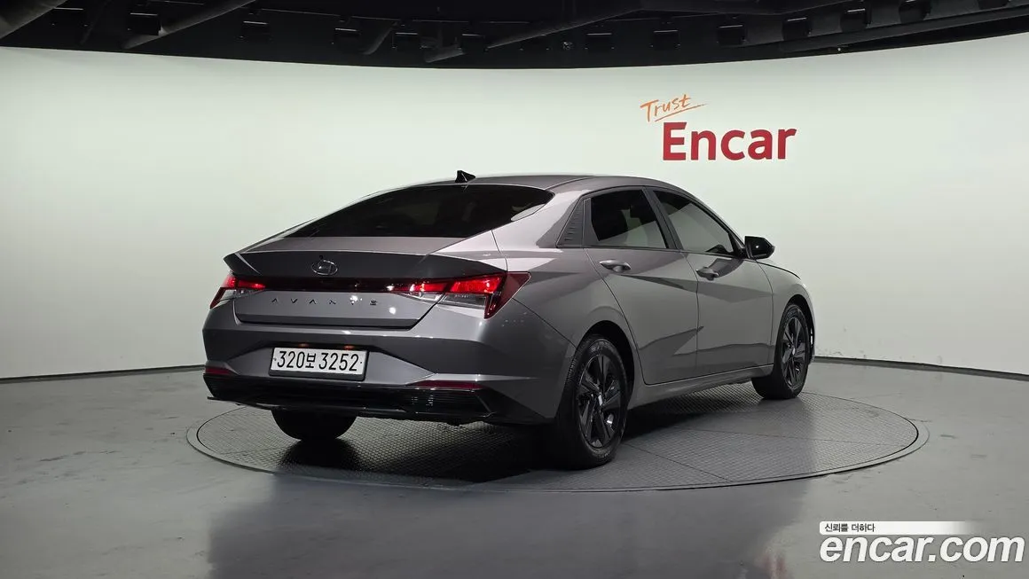 Hyundai AVANTE — фото 2
