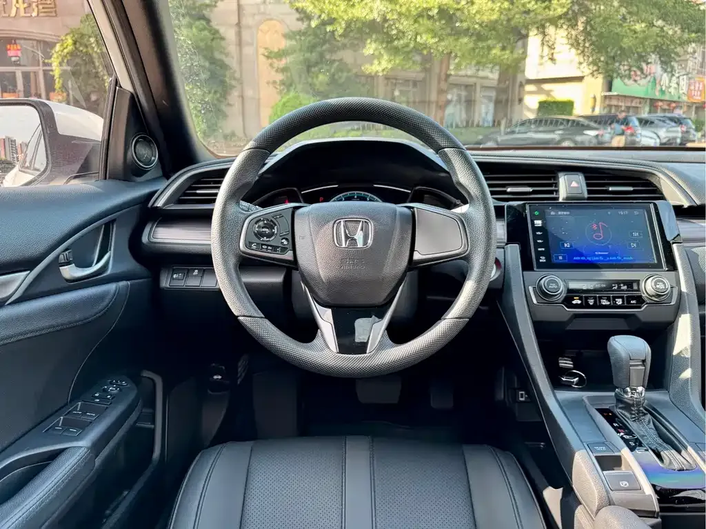 Honda Civic — фото 7