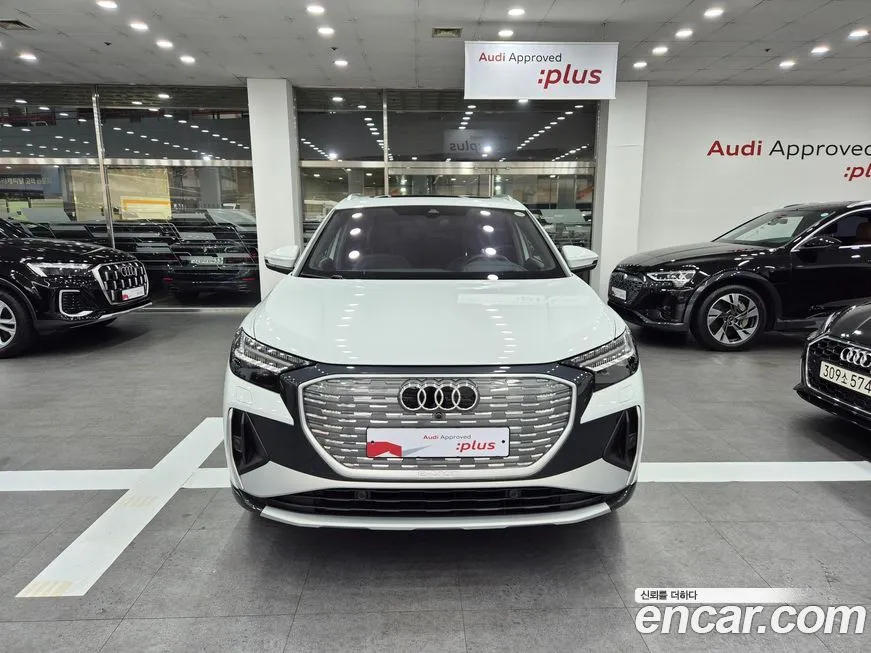 Audi Q4 e-tron — фото 3