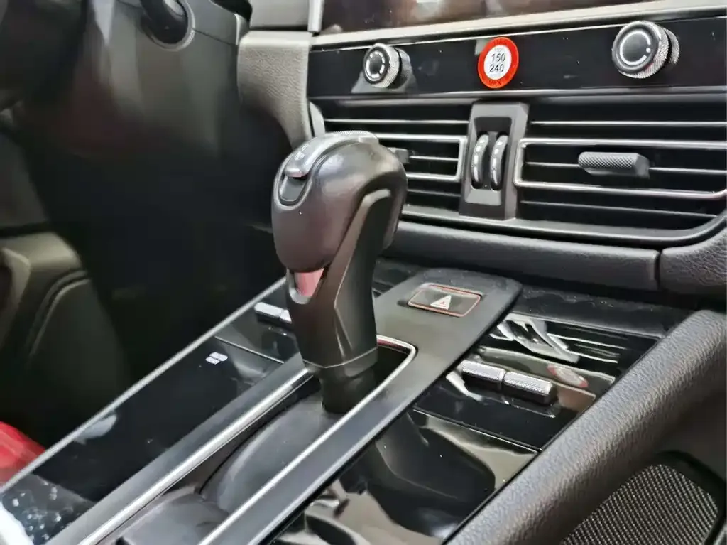 Porsche Macan 2024 из CN, фото 8