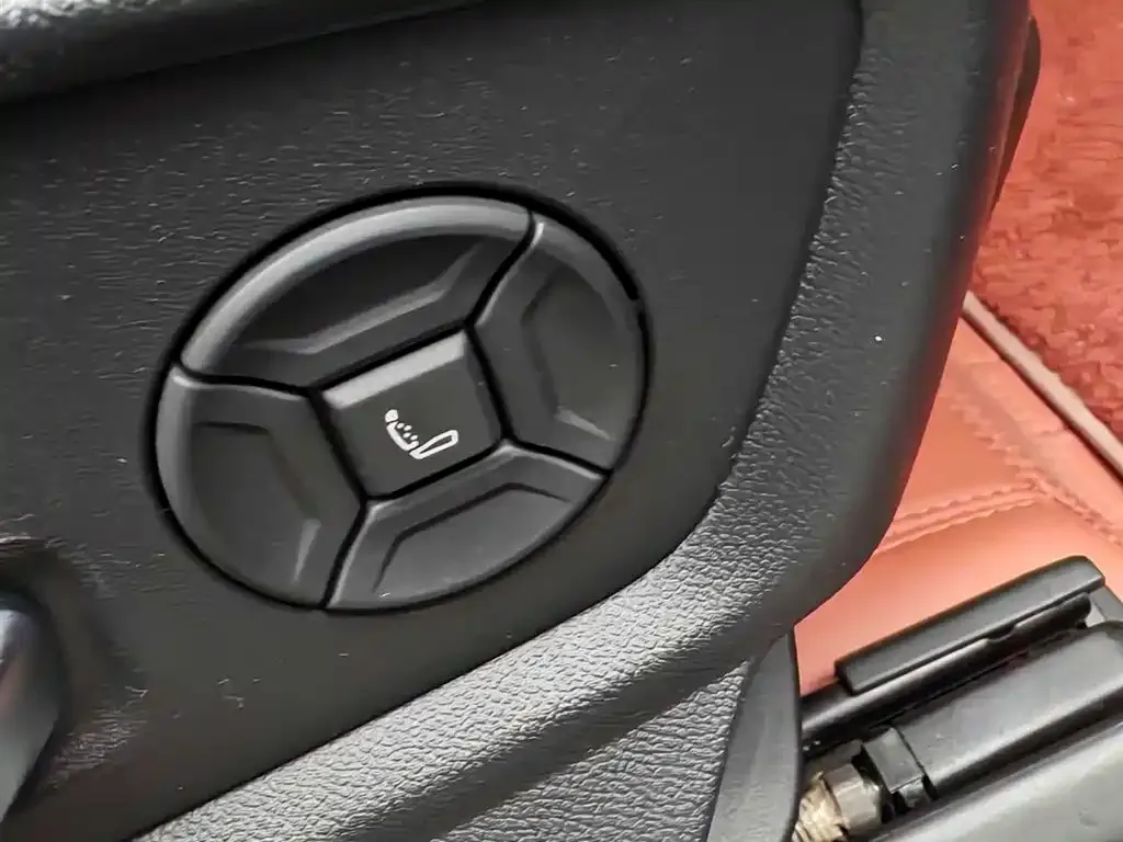 Audi Q7 2024 из CN, фото 7