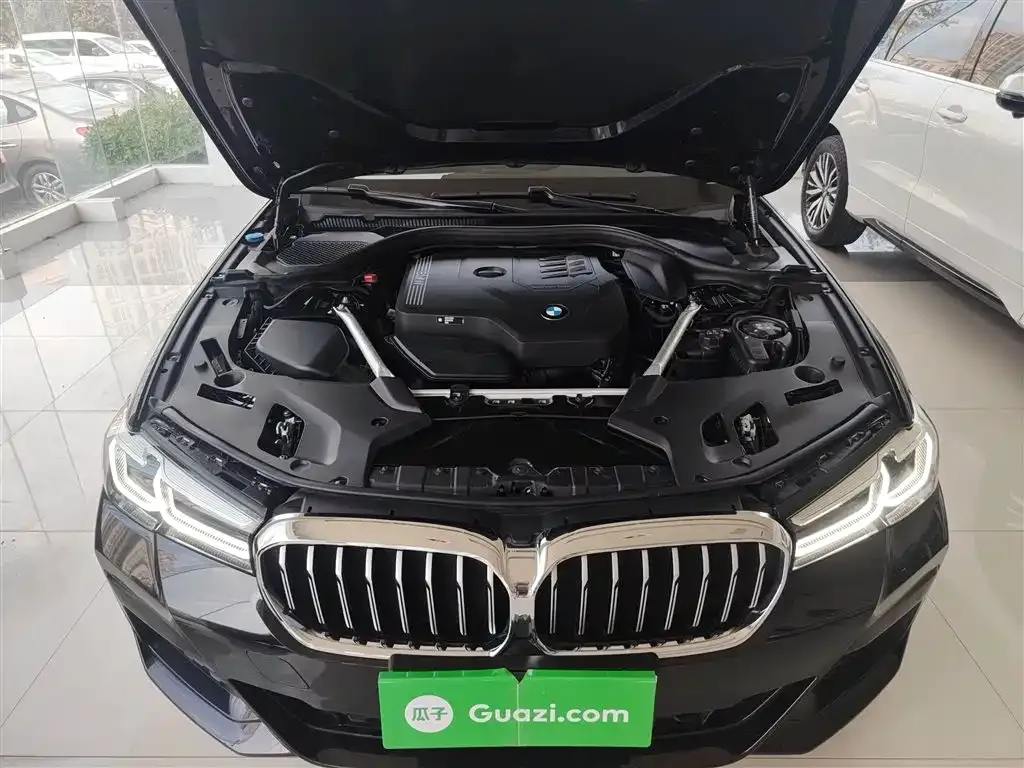 BMW 5 Series — фото 10