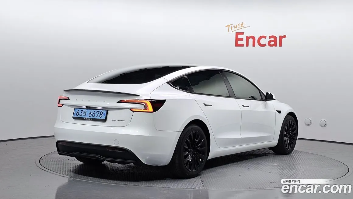 Tesla Model 3 2024 из KR, фото 2
