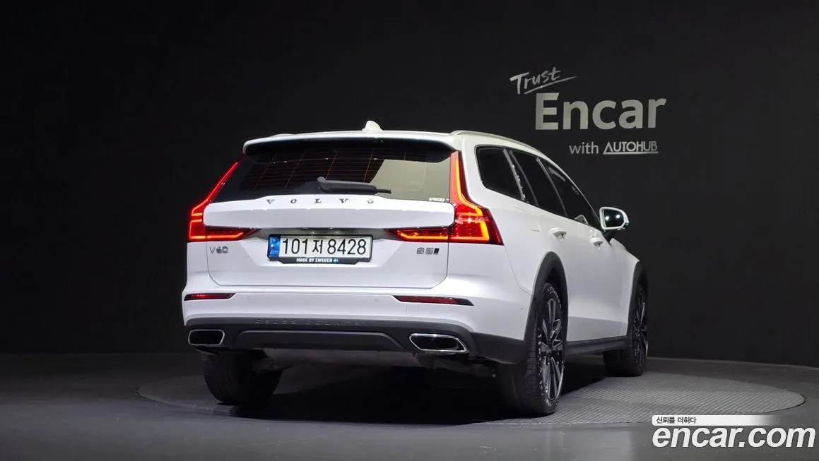 Volvo V60 2022 из KR, фото 4