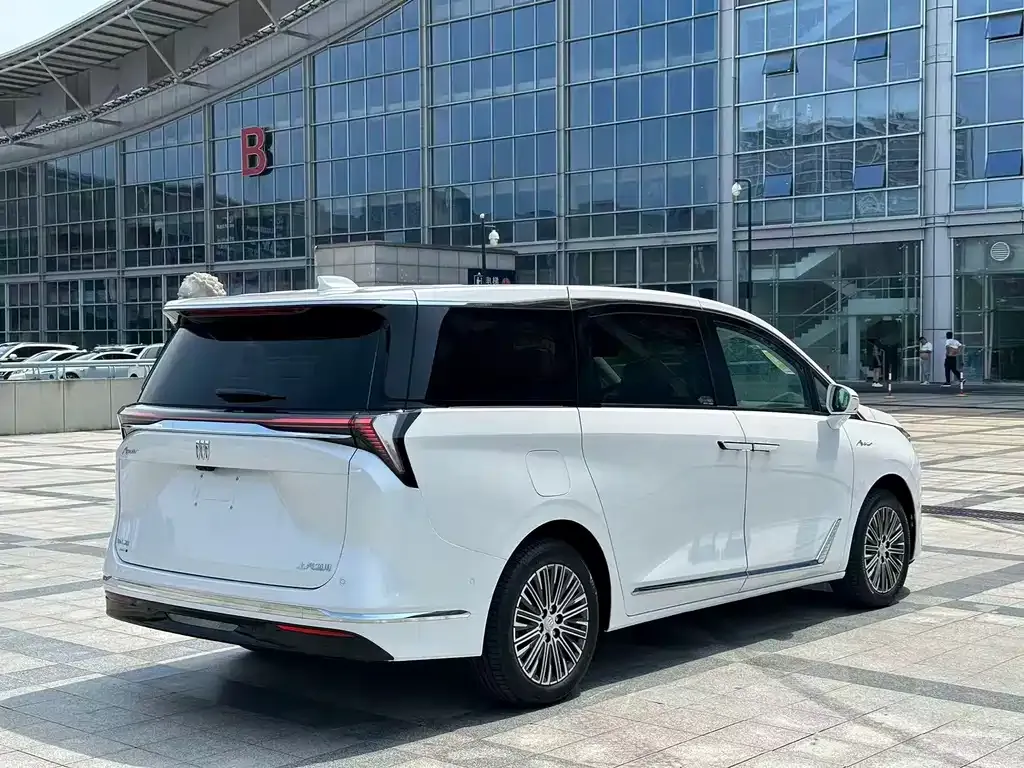 Buick GL8 Hybrid 2024 из CN, фото 5