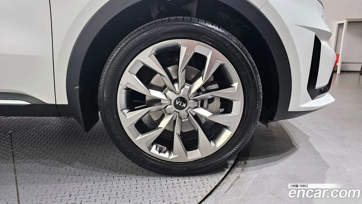 Kia Sorento — фото 5