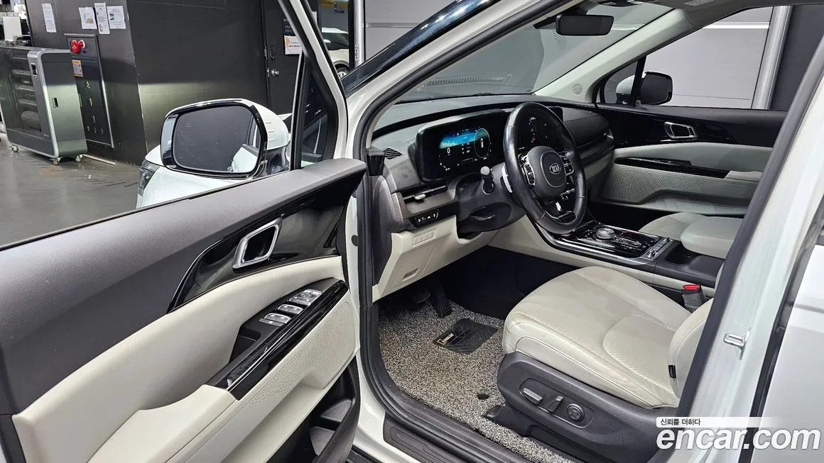 Kia Carnival — фото 10