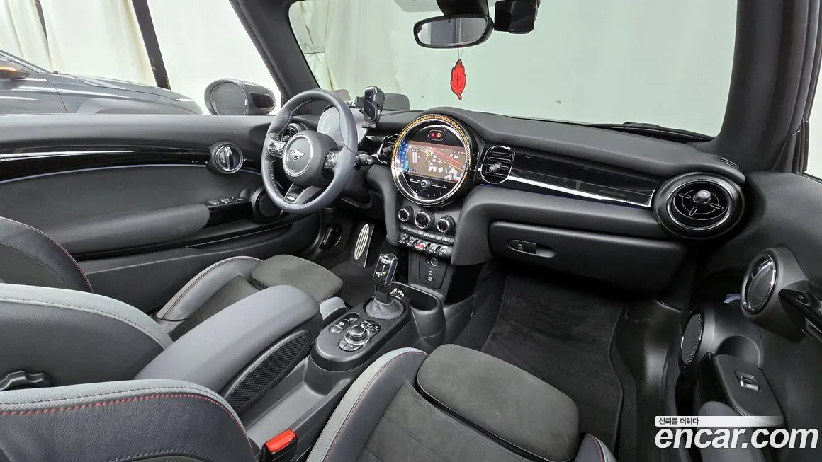 Mini Cooper Convertible 2022 из KR, фото 7