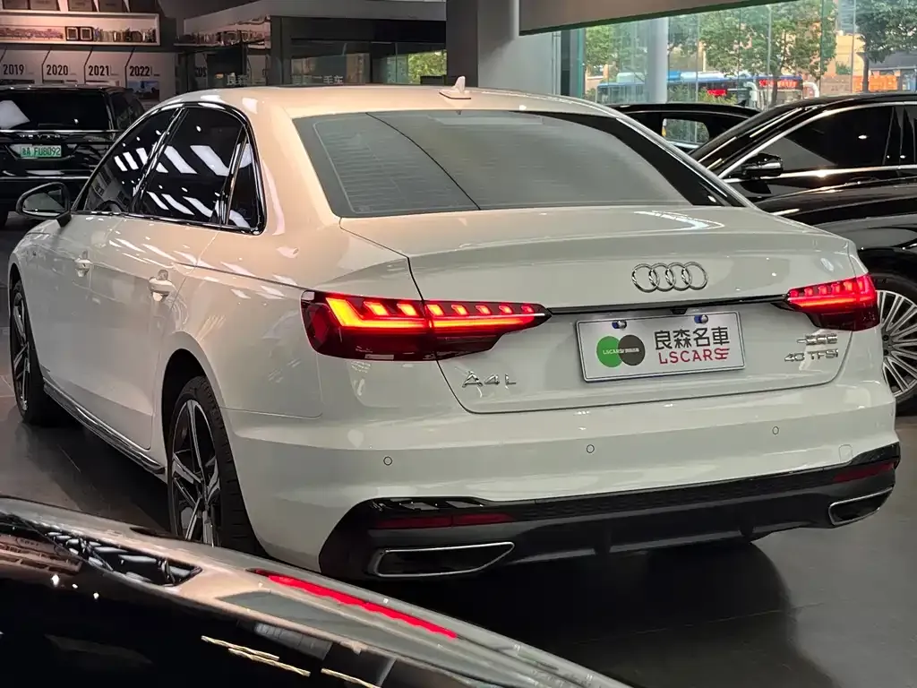 Audi A4L 2024 из CN, фото 4