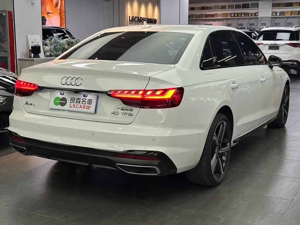 Audi A4L 2024 из CN, фото 6