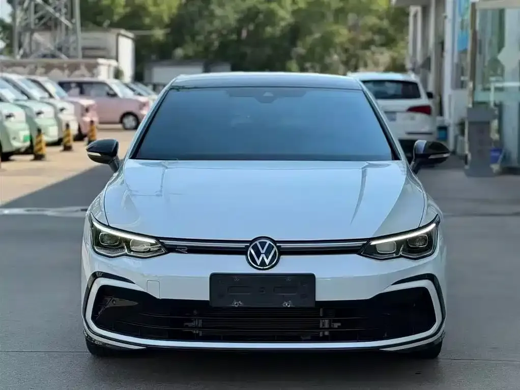 Volkswagen Golf 2024 из CN, фото 8