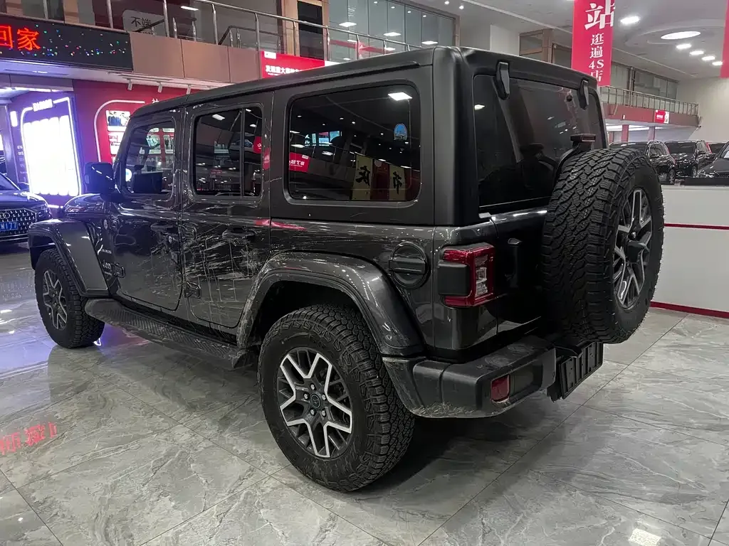 Jeep Wrangler — фото 4