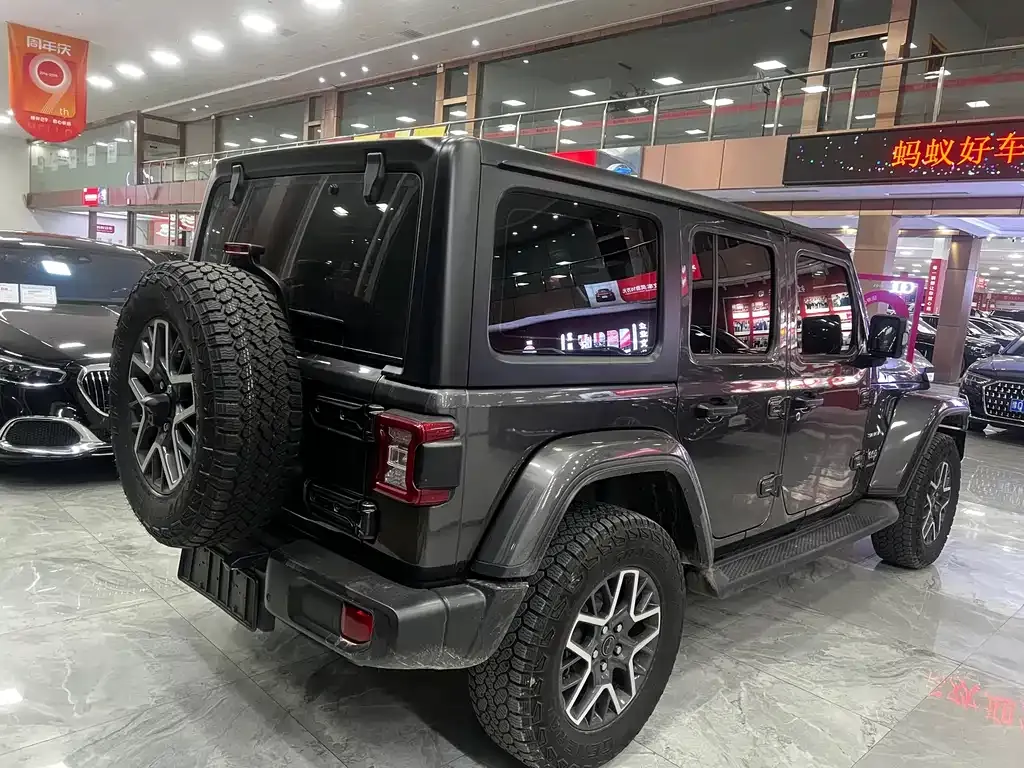 Jeep Wrangler — фото 6