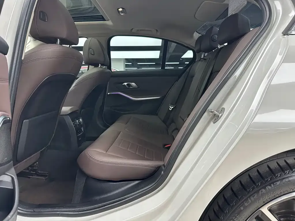 BMW 3 Series 2021 из CN, фото 7