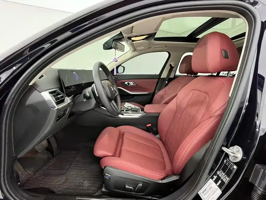 BMW 3 Series 2024 из CN, фото 4