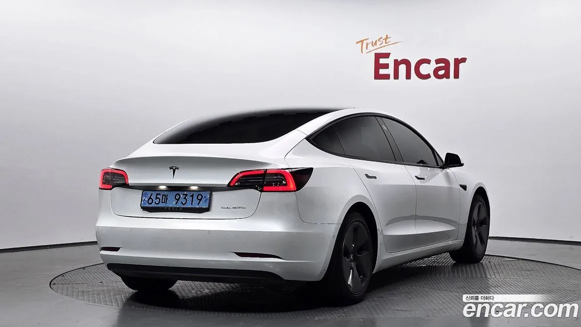 Tesla Model 3 2021 из KR, фото 2