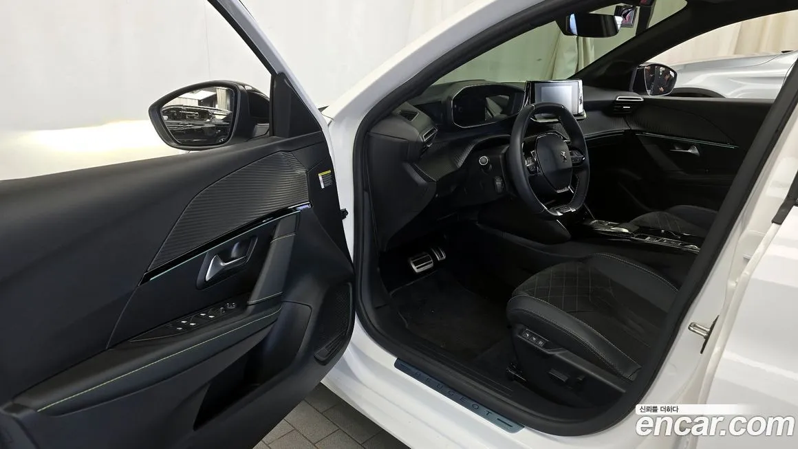 Peugeot 208 2023 из KR, фото 10