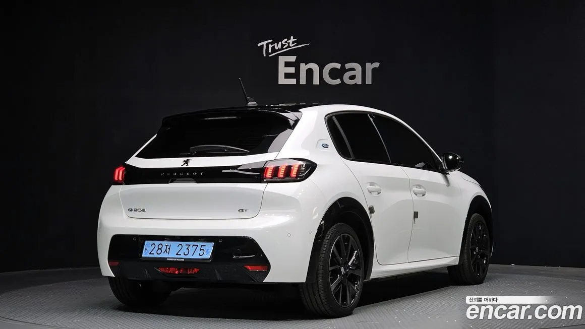 Peugeot 208 2023 из KR, фото 2