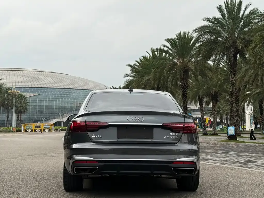 Audi A4L 2022 из CN, фото 8