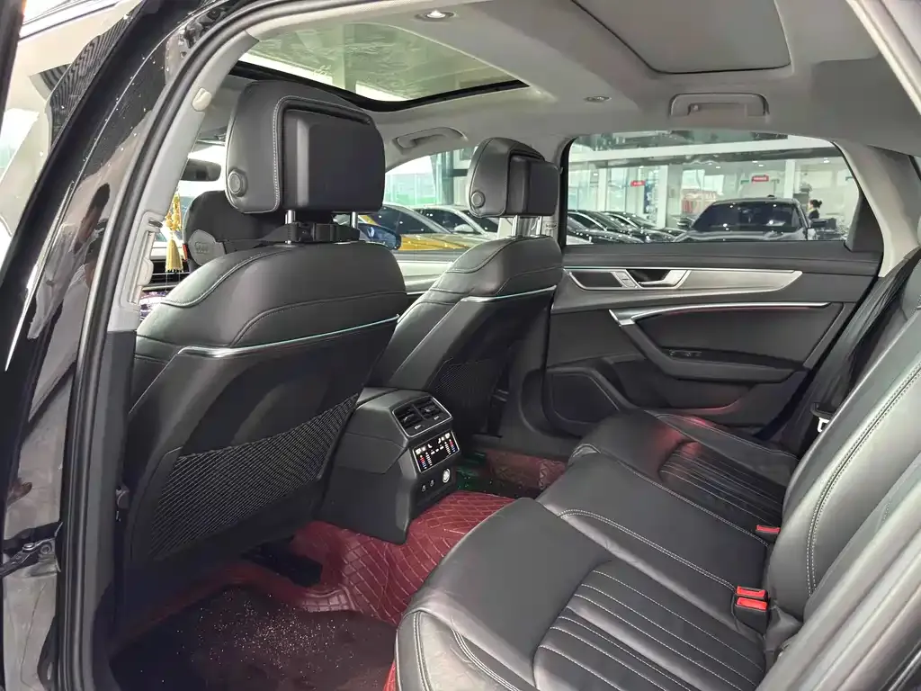 Audi A6L 2023 из CN, фото 10