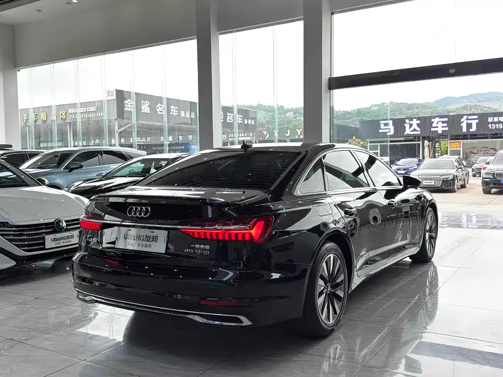 Audi A6L 2023 из CN, фото 4