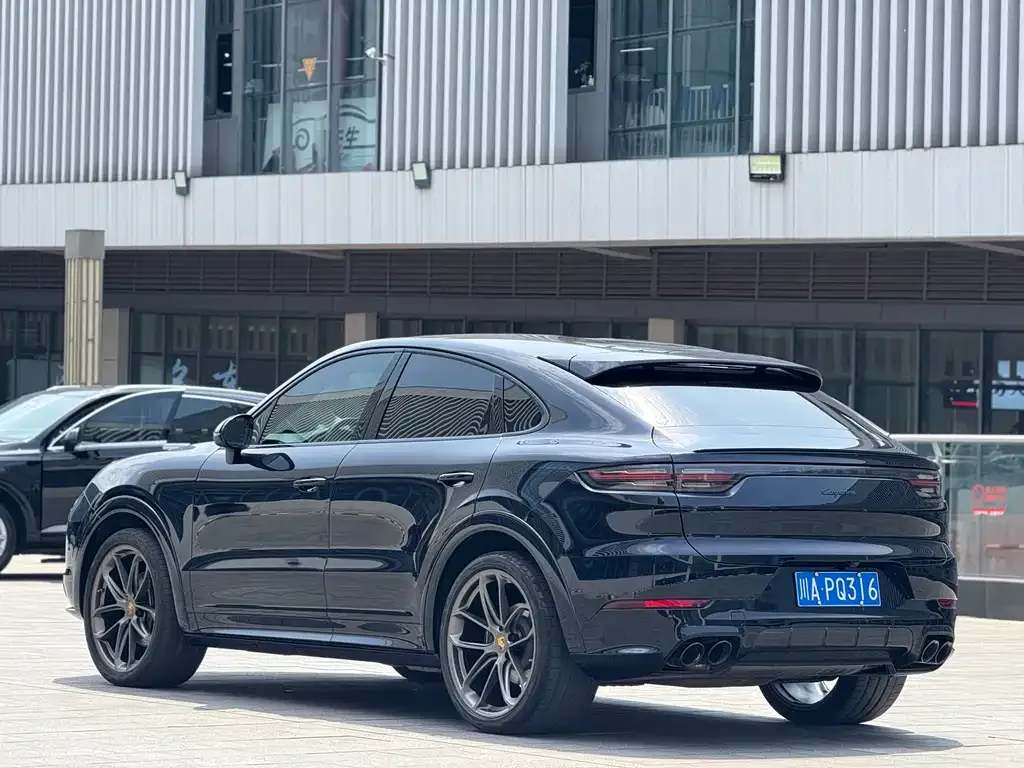 Porsche Cayenne — фото 6
