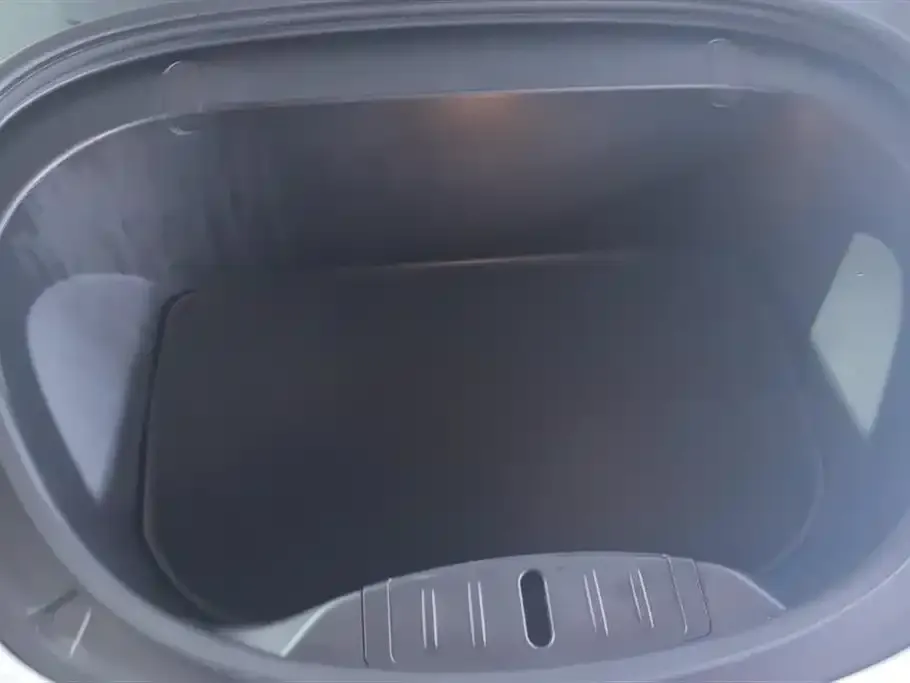 Tesla Model 3 — фото 10