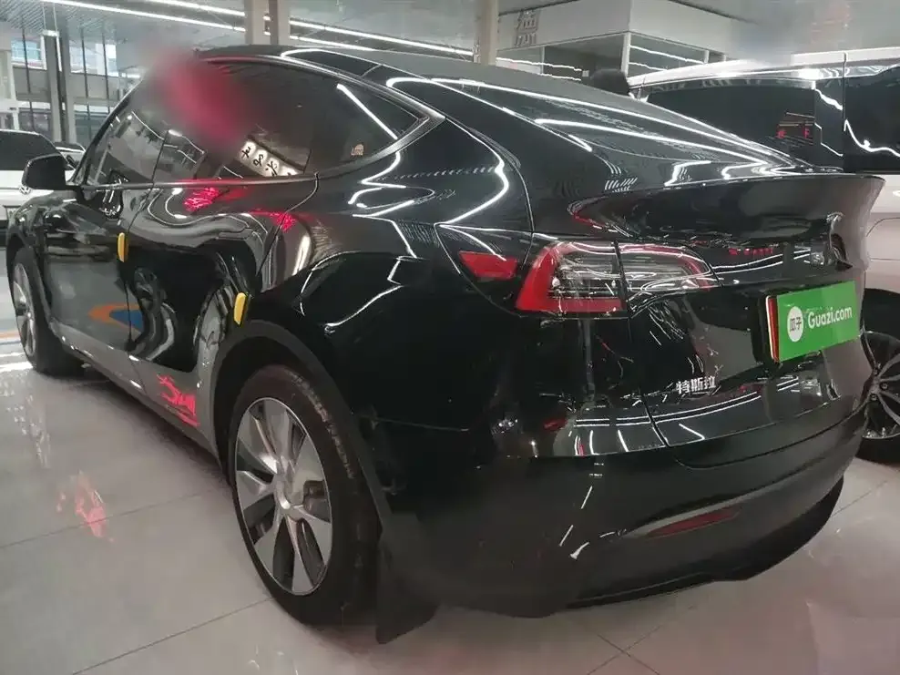 Tesla Model Y — фото 7