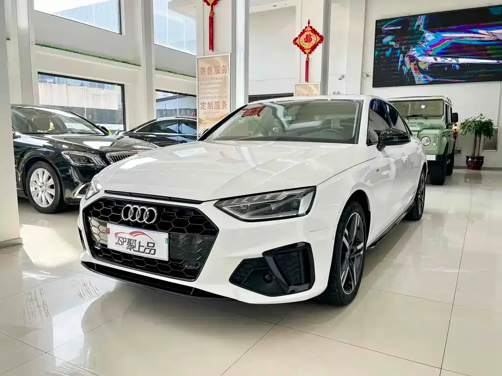 Audi A4L 2022 из CN, фото 1