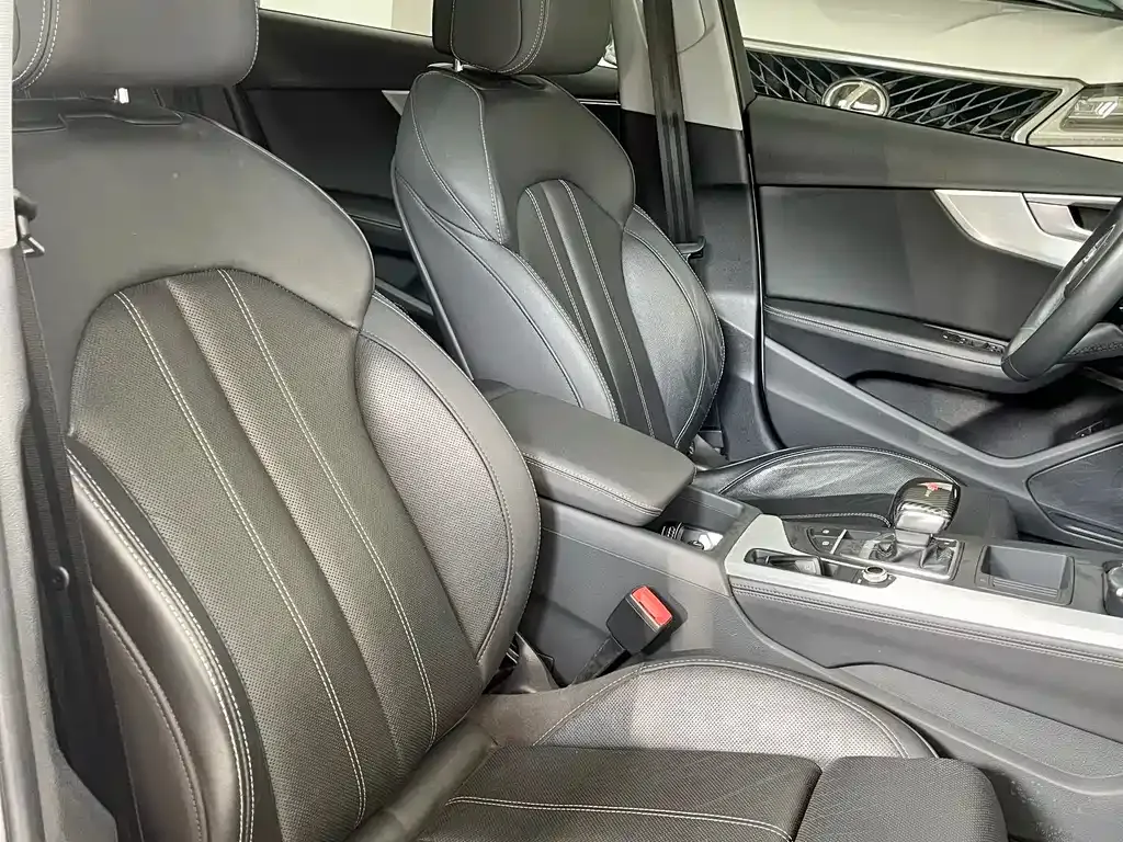 Audi A4L 2022 из CN, фото 10