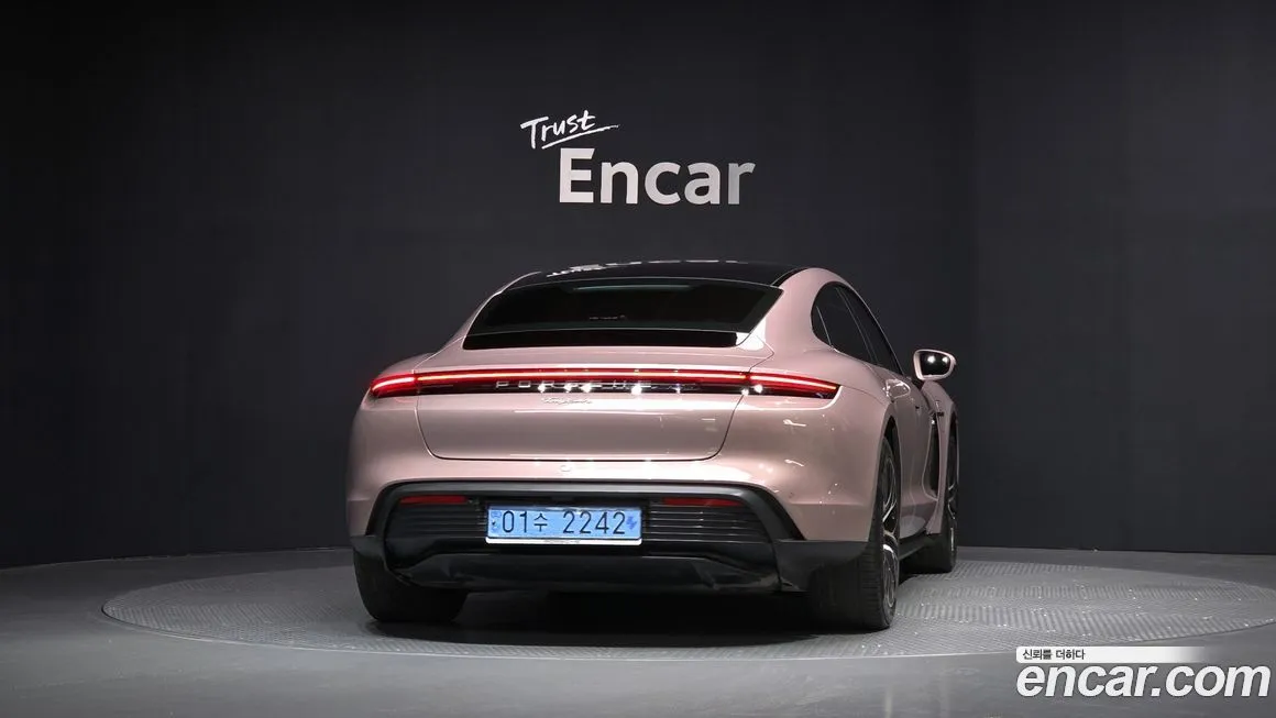 Porsche Taycan 2022 из KR, фото 4