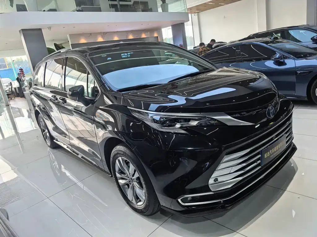 Toyota Sienna 2022 из CN, фото 3
