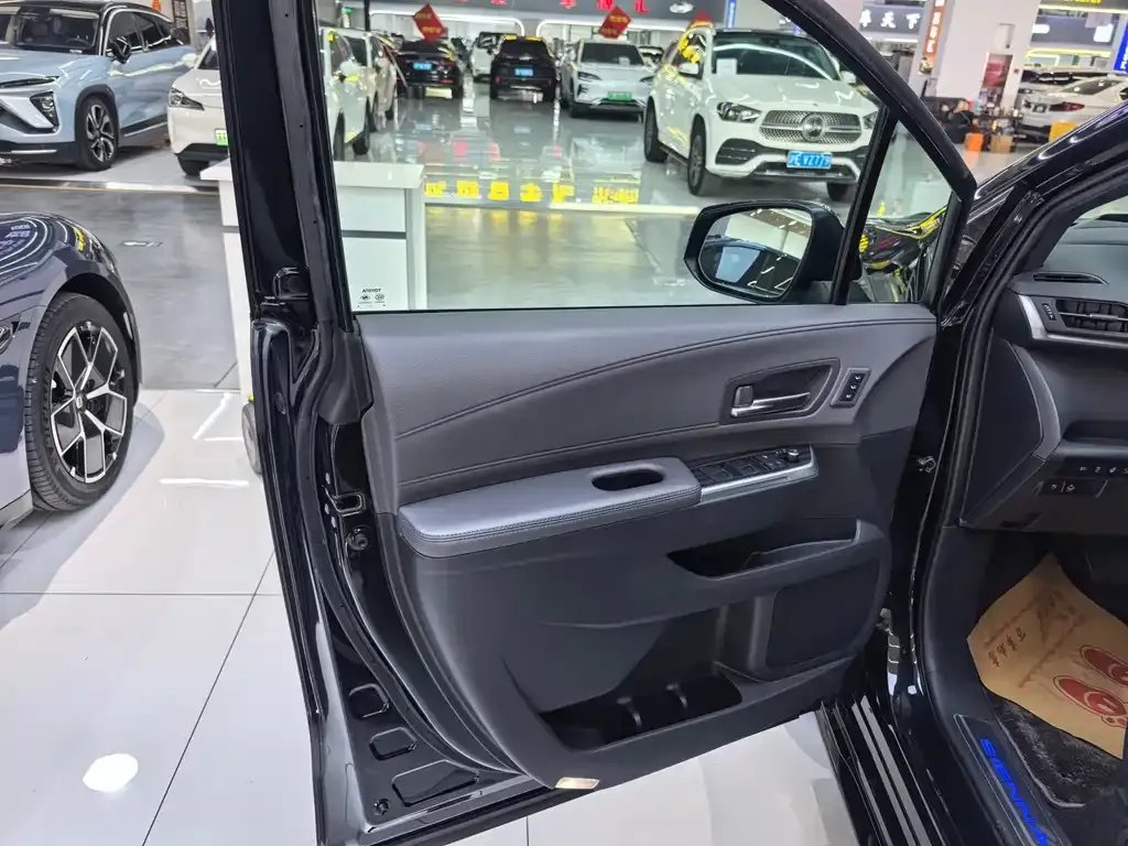 Toyota Sienna 2022 из CN, фото 7