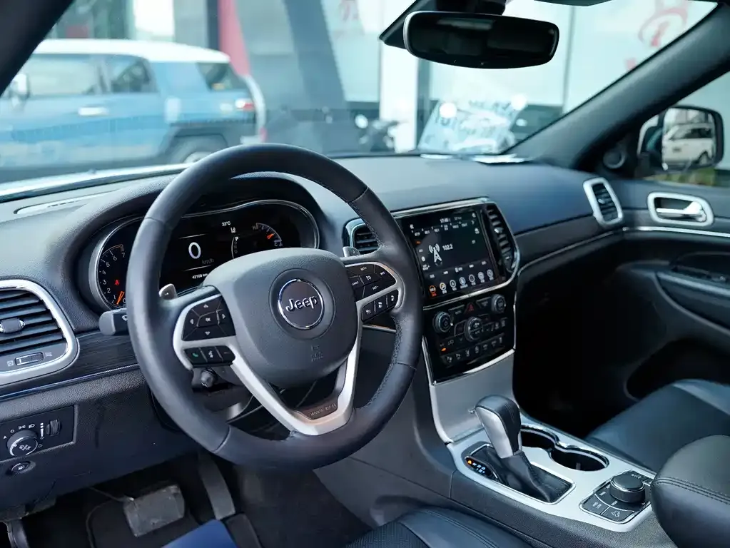 Jeep Grand Cherokee (Import) — фото 7