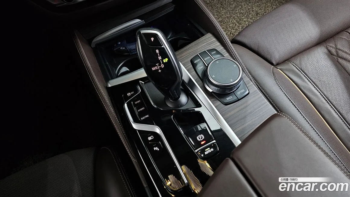 BMW 5-Series — фото 9