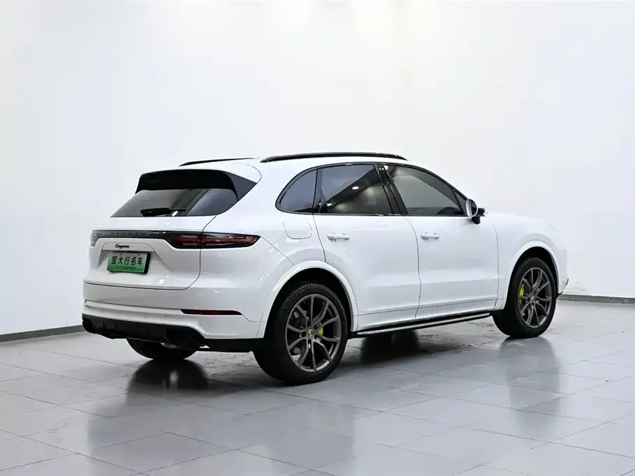 Porsche Cayenne Hybrid — фото 6