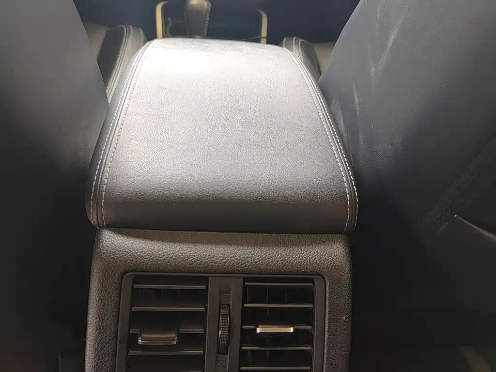 Mitsubishi Outlander — фото 10
