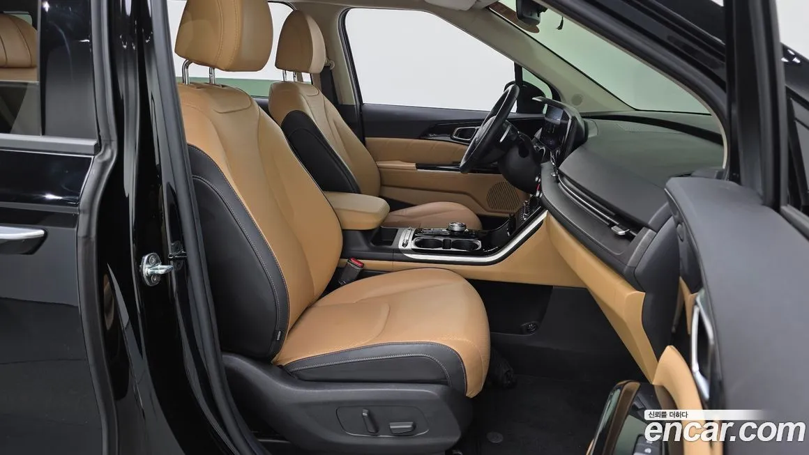 Kia Carnival — фото 10