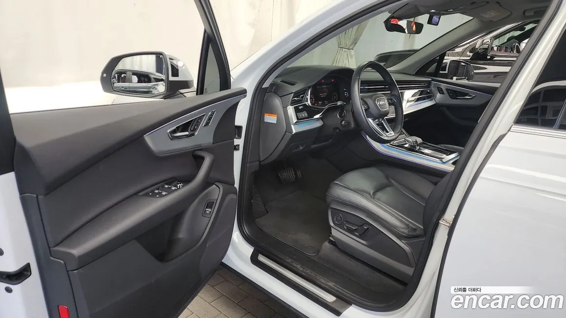 Audi Q7 2021 из KR, фото 10